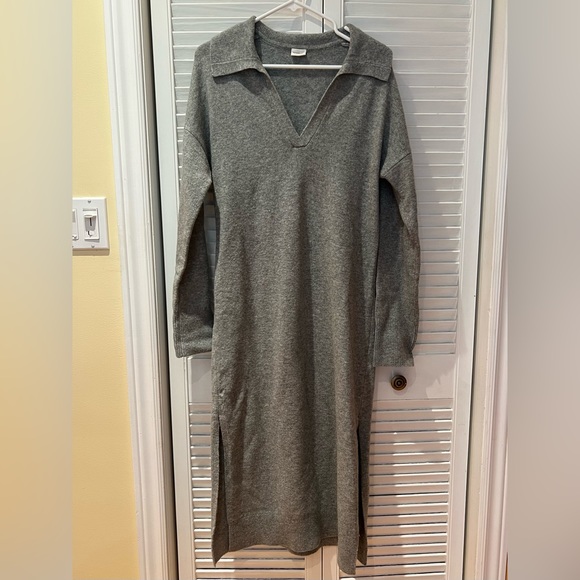 Abercombie & Fitch grey sweater dress- size small tall - Picture 2 of 5